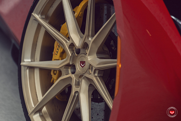 Фото дисков Vossen EVO-2 Глянцевая шампань на Ferrari F8