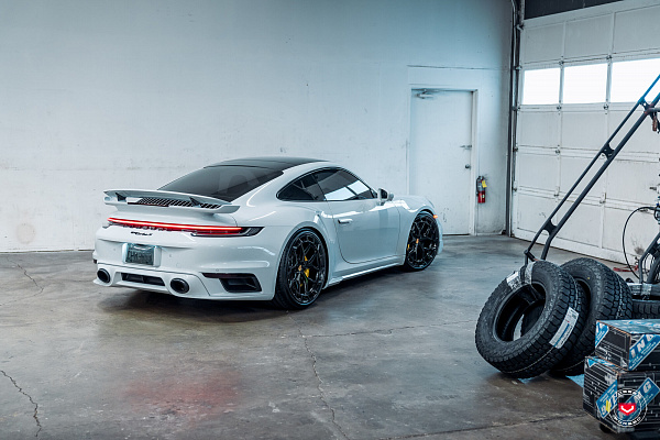 Фото дисков Vossen LC3-01T Черный глянец на Porsche 911 VIII