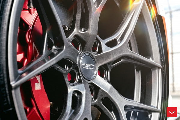 Фото дисков Vossen HF-5 Сатиновый графит на Cadillac CTS III