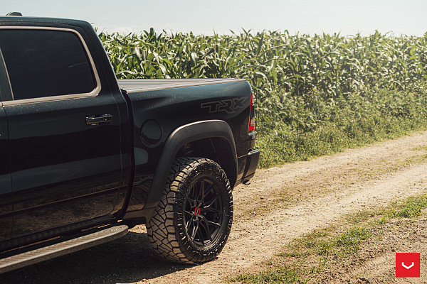 Фото дисков Vossen HF6-4 Черный сатин на Ram 1500 V