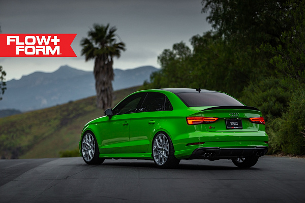 Фото дисков HRE FF10 Серебро на Audi A/S/RS 3 (8V)