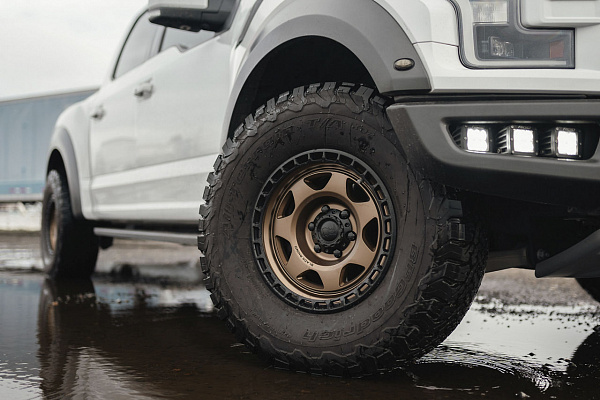 Фото дисков Black Rhino VOYAGER Сатиновая бронза на Ford F-150 XIII