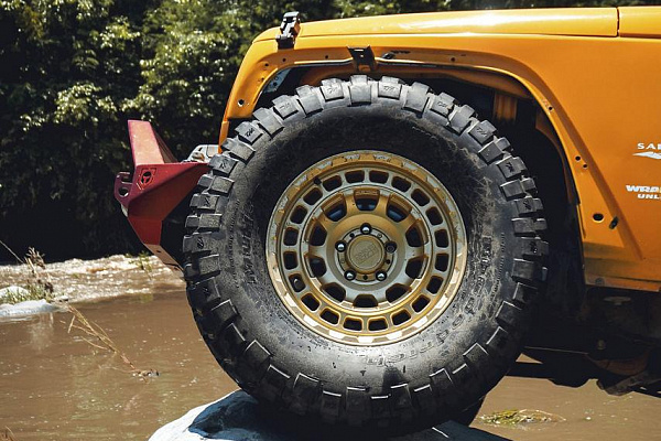 Фото дисков Black Rhino CHAMBER  на Jeep Wrangler III (JK)