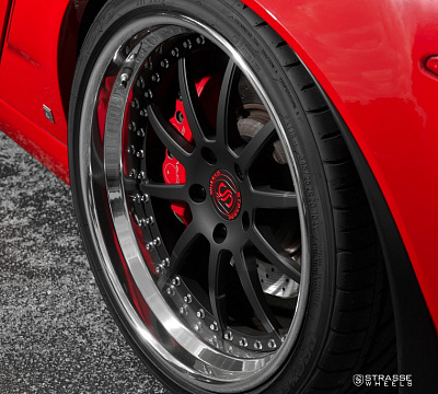 Фото дисков Strasse Wheels R10 Performance на Chevrolet Corvette C6