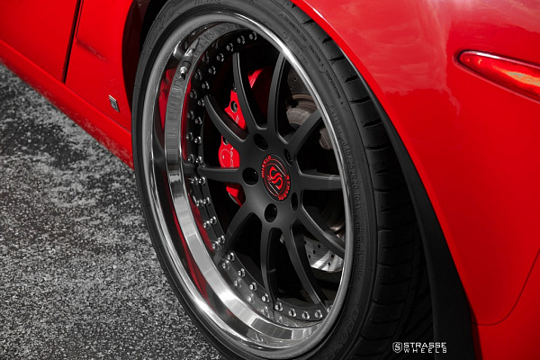 Фото дисков Strasse Wheels R10 Performance Другой цвет на Chevrolet Corvette C6