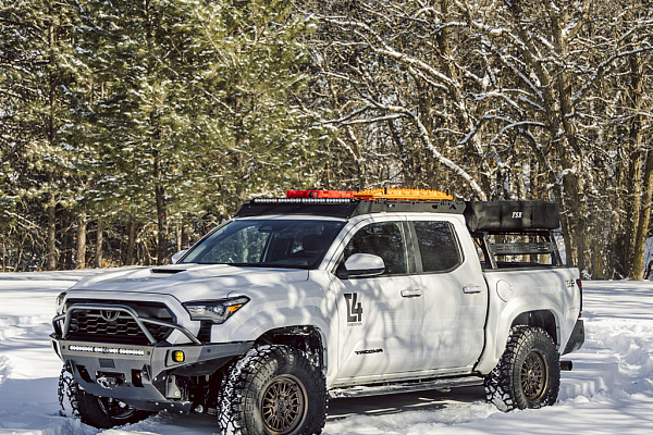 Фото дисков Black Rhino TALEO Сатиновая бронза на  Toyota Tacoma IV
