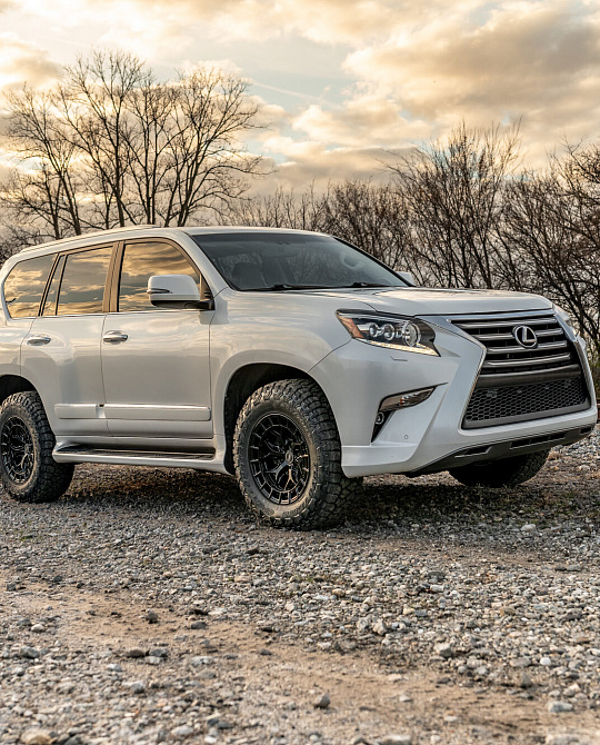 Фото дисков HFX-1 (6-Lug) Черный глянец на Lexus GX II