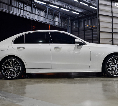 Фото дисков Vossen HF-2 на Mercedes-Benz C-Class (W206)