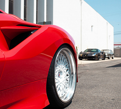 Фото дисков HRE 501 на Ferrari F8