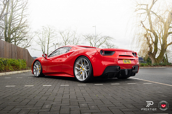 Фото дисков NOVITEC NF11 Глянцевый лак на Ferrari 488