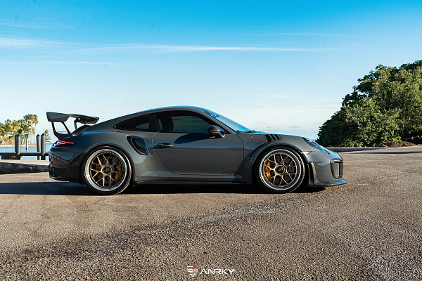 Фото дисков Anrky JDX-314 Сатиновое золото на Porsche 911 VII