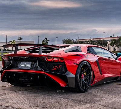Фото дисков Strasse Wheels SM5R Deep Concave FS на Lamborghini Aventador