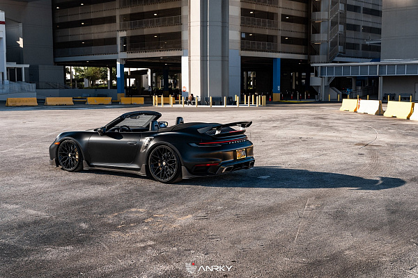 Фото дисков Anrky AN10 Черный глянец на Porsche 911 VIII