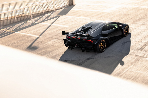 Фото дисков Brixton Forged PF7 Aerotech Глянцевая бронза на Lamborghini Huracan