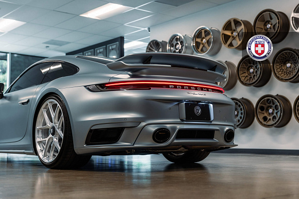 Porsche 992 Turbo S Azzuro Thetys