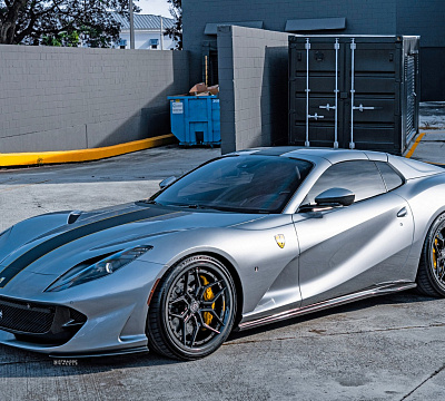 Фото дисков Strasse Wheels SV5R Deep Concave FS на Ferrari 812