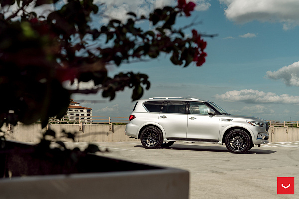 Фото дисков Vossen HF6-1 Глянцевый темный лак на Infiniti QX80 I