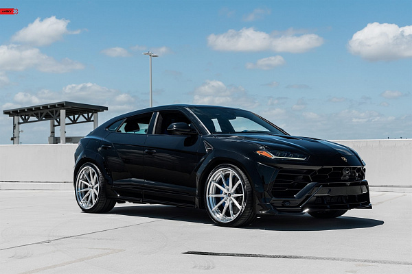 Фото дисков Anrky AN38 Глянцевый лак на Lamborghini Urus