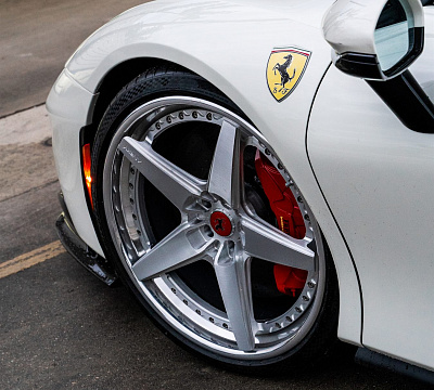 Фото дисков Anrky RS5.3 на Ferrari SF90