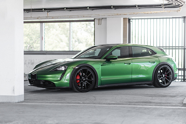 Фото дисков Rotiform BTL Черный сатин на Porsche Taycan I