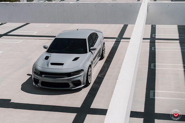 Фото дисков Vossen EVO-5R Глянцевый лак на Dodge Charger VII