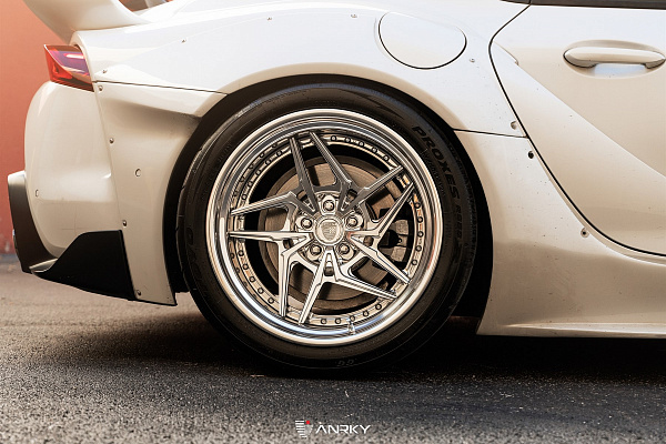 Фото дисков Anrky S3-X3 Полированный лак на Toyota Supra A90