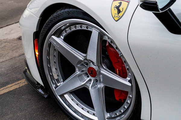 Ferrari SF90 Spider