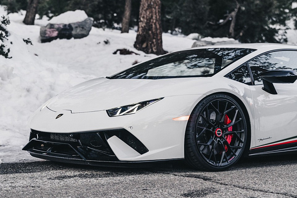 Фото дисков Brixton Forged PF10 Черный сатин на Lamborghini Huracan