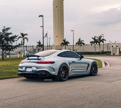 Фото дисков Strasse Wheels SM5RT Deep Concave FS на Mercedes-Benz AMG GT II