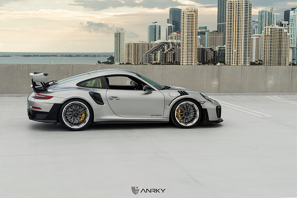 Фото дисков Anrky RS1 Черный глянец на Porsche 911 VII