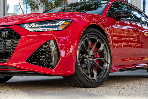 Фото дисков HRE S201H Сатиновый темный лак на Audi A/RS 6 (C8)