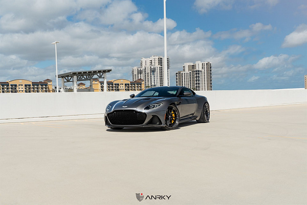 Фото дисков Anrky AN33 Черный сатин на Aston Martin DBS 3