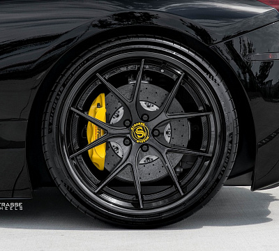 Фото дисков Strasse Wheels SM5R Deep Concave FS на Ferrari 458