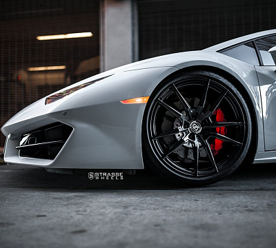 Фото дисков Strasse Wheels SV1 Deep Concave Monoblock на Lamborghini Huracan