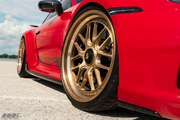 Фото дисков 1886 Wheels S007 Глянцевое золото на Porsche 911 VIII