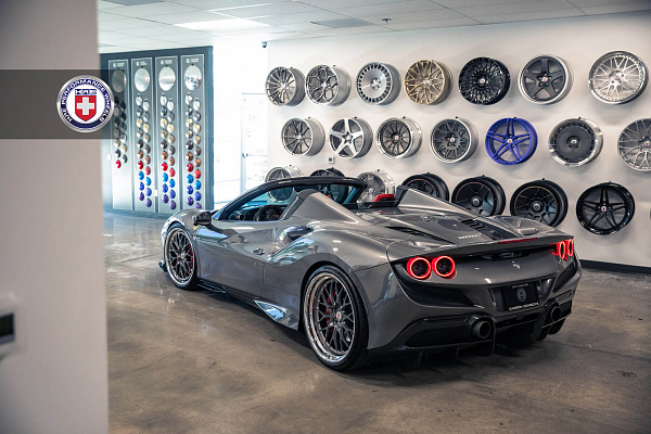 Фото дисков HRE 520 Сатиновый темный лак на Ferrari F8