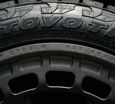 Фото дисков Brixton Forged BX06-M на Toyota Land Cruiser 300
