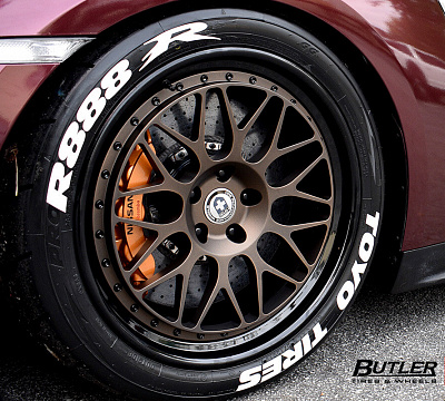 Фото дисков HRE 300 на Nissan GT-R