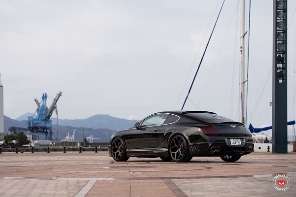 Фото дисков Vossen CG-205 Черный глянец на Bentley Continental GT II