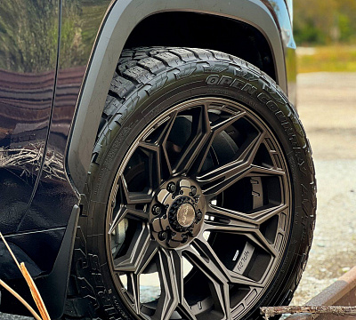 Фото дисков 4PLAY 4P83 на Toyota Sequoia III