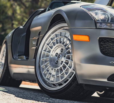 Фото дисков HRE 515 GTM на Mercedes-Benz SLS AMG