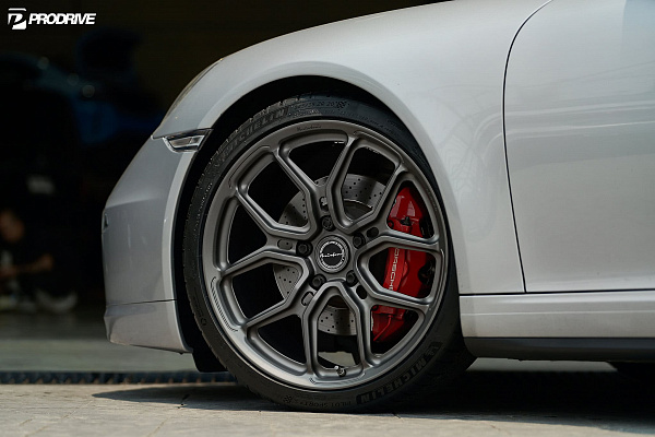 Фото дисков Brixton Forged CM5-R Глянцевый темный лак на Porsche 911 VII
