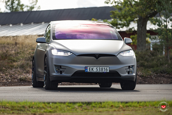 Фото дисков Vossen CG-205T Глянцевый графит на Tesla Model X