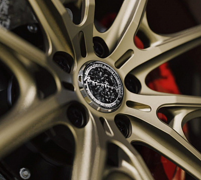 Фото дисков Brixton Forged PF11 R / RS на Ferrari SF90