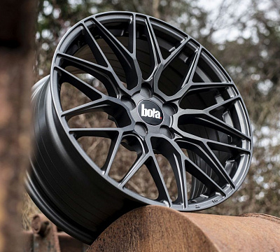 Bola B17