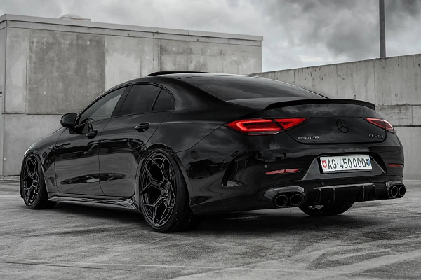 Фото дисков Radi8 R804.C Черный глянец на Mercedes-Benz CLS (C257)