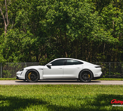 Фото дисков Vossen S17-04 на Porsche Taycan I