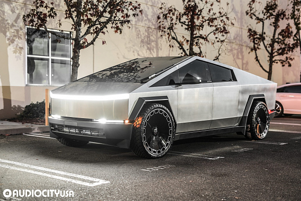 Фото дисков Giovanna Dicotto Алмазная проточка на Tesla Cybertruck