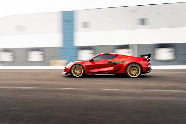 Фото дисков Brixton Forged PF11 R / RS Сатиновое золото на Chevrolet Corvette C8