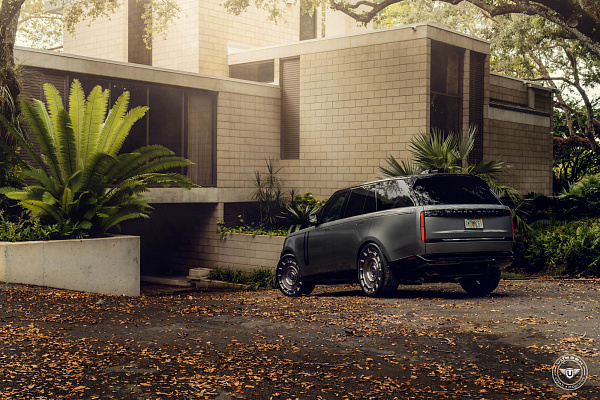Фото дисков Vossen UV-7 Глянцевый темный лак на Land Rover Range Rover V